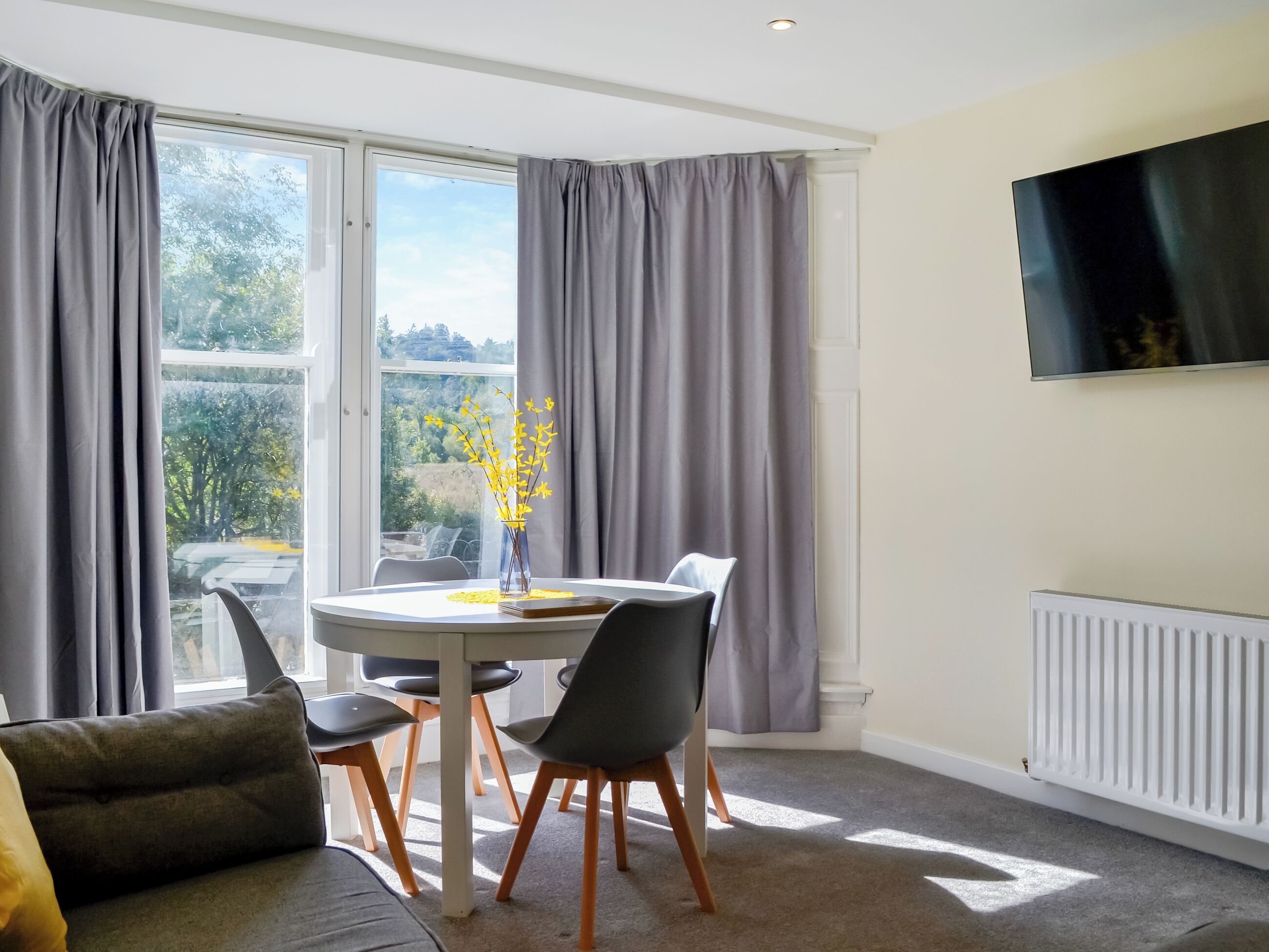 2 Bedroom Accommodation In Aberfoyle - Aberfoyle