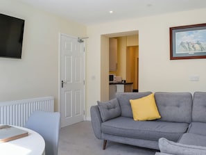 TV - 2 bedroom accommodation in Aberfoyle (Aberfoyle)