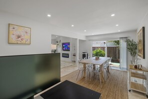 Dining - Molivu Homes 3BR | NewRemodel | PetFriendly | Yard (Los Gatos)