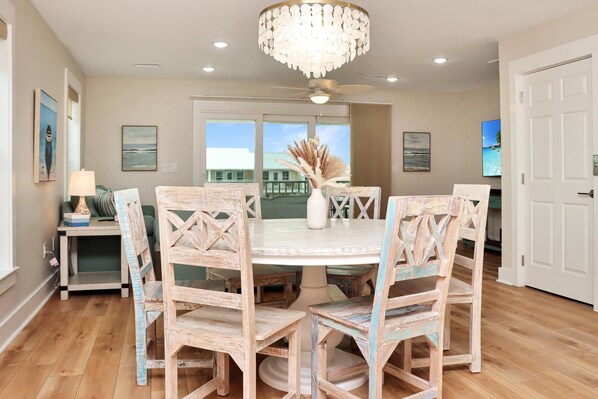 House, Multiple Beds (Sea Cliff K68 Aqua La Vista Baby!) | Dining