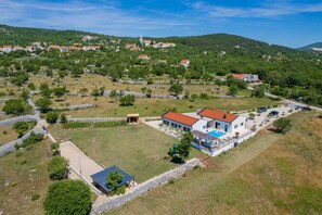 Esterni