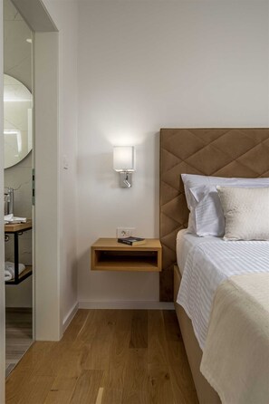 3 Schlafzimmer, Schreibtisch, Bügeleisen/Bügelbrett, Reisekinderbett