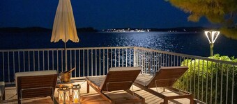 Beachvilla AdriaStone with Pool and Jacuzzi