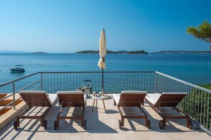Terrace/patio - Beachvilla AdriaStone with Pool and Jacuzzi (Orebic)