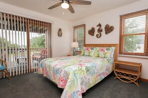 4 habitaciones, tabla de planchar con plancha y cuna de viaje 