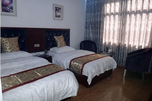 Jinchuan Noah Ark Hotel