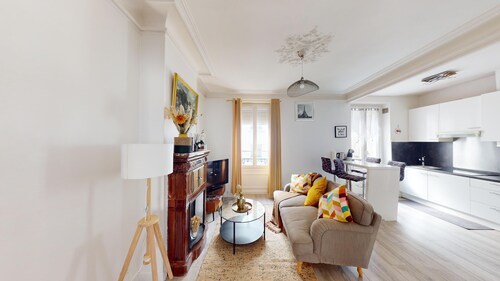  Cosy avec Charme Parisien and Fun à Disneyland Le perreux sur marne, France