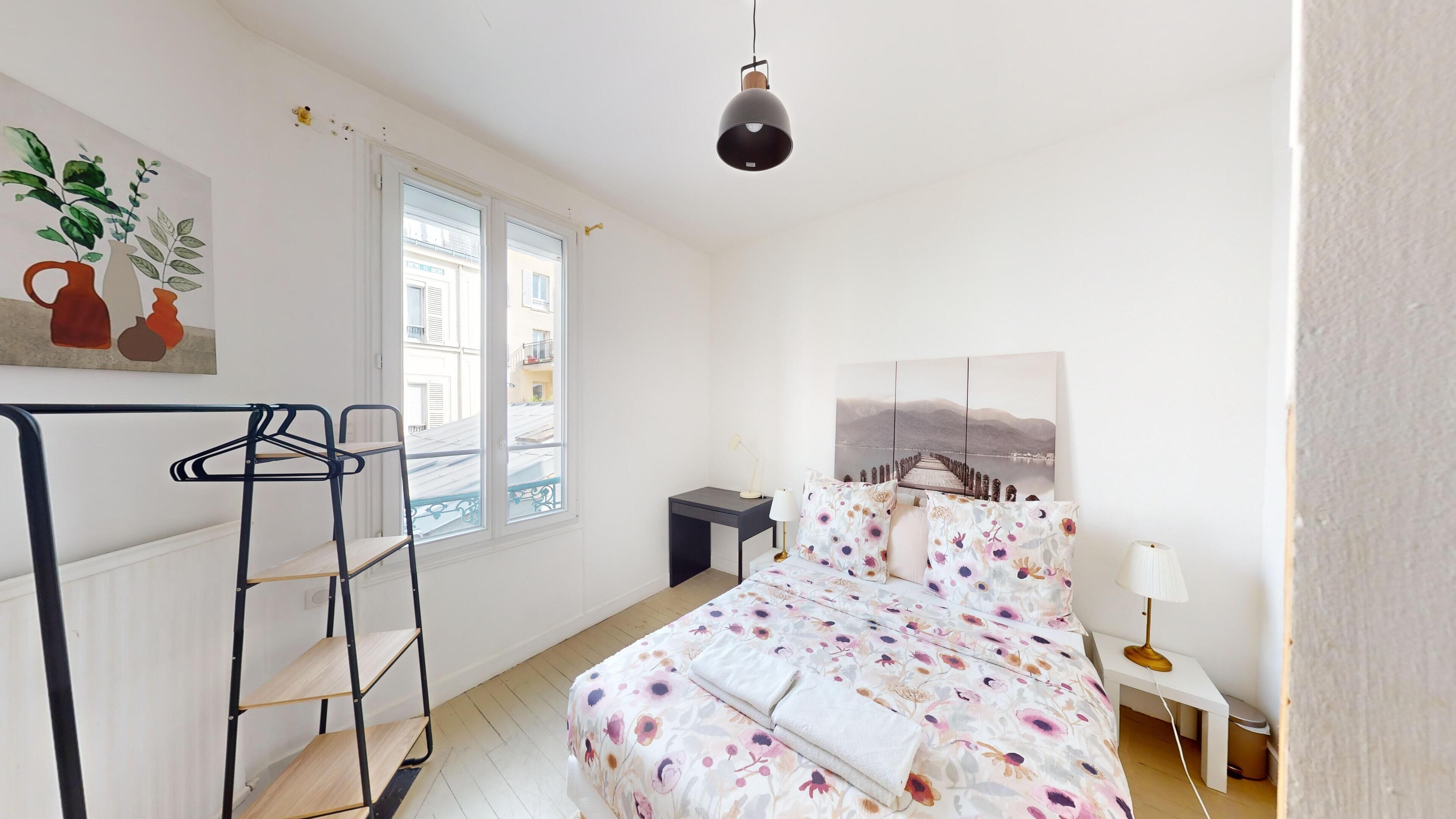 1 chambre, coffres-forts dans les chambres, fer et planche à repasser