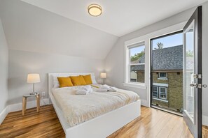 2 bedrooms, desk, iron/ironing board, free WiFi