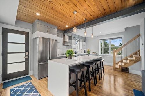 Trendy & Chic | Designed with Love near Downtown