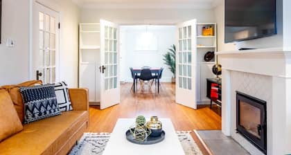 Class Meets Character - Fast Internet & Comfy Beds