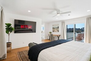 4 bedrooms, in-room safe, desk, iron/ironing board