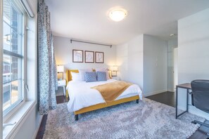 4 bedrooms, desk, iron/ironing board, free WiFi