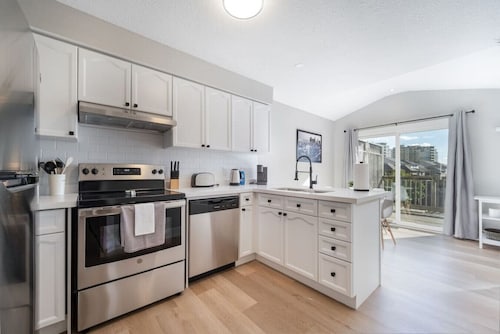 Bright & Spacious - 3-Bedroom Home