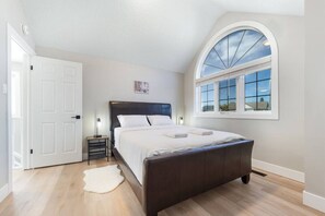 3 chambres, bureau, fer et planche à repasser, Wi-Fi gratuit