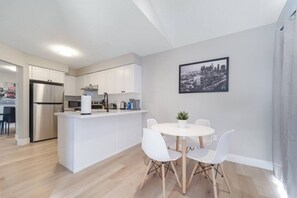 Dining - Bright & Spacious - 3-Bedroom Home (Kitchener)