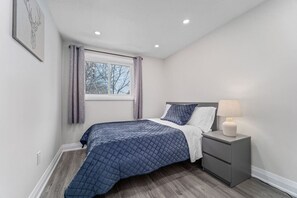 3 slaapkamers, een bureau, een strijkplank/strijkijzer, gratis wifi