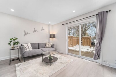 Cozy and Spacious 3BR Home in Kitchener