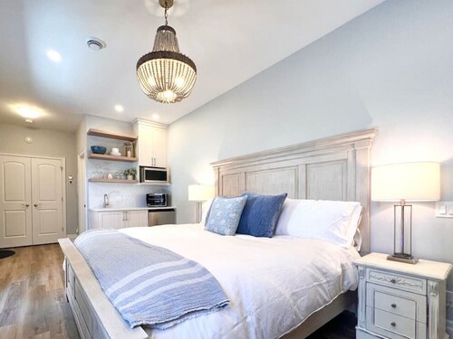 Peaceful Coach House Oasis