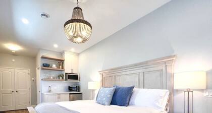 Peaceful Coach House Oasis