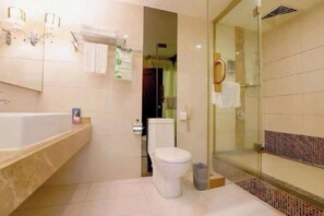 Bathroom - Kai Hua Hotel (Wuzhou)