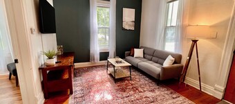 Cozy Bungalow - Close to Campus + Nespresso Coffee Maker!