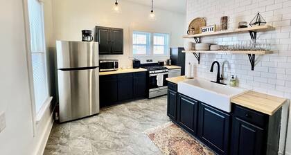 Cozy Bungalow - Close to Campus + Nespresso Coffee Maker!
