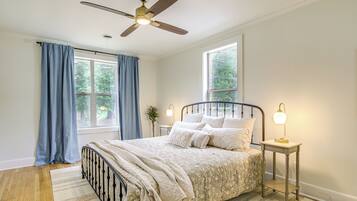 2 bedrooms, internet, bed sheets