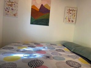 1 bedroom, desk, WiFi, bed sheets