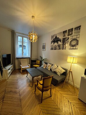 Smart TV - Charming apartment in the elegant district 16.Special rate for long term rentals (Paris)