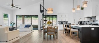 Family Fun House - Pet Friendly- 