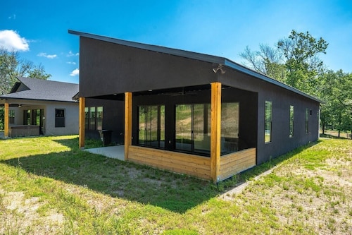 Family Fun House - Pet Friendly- 