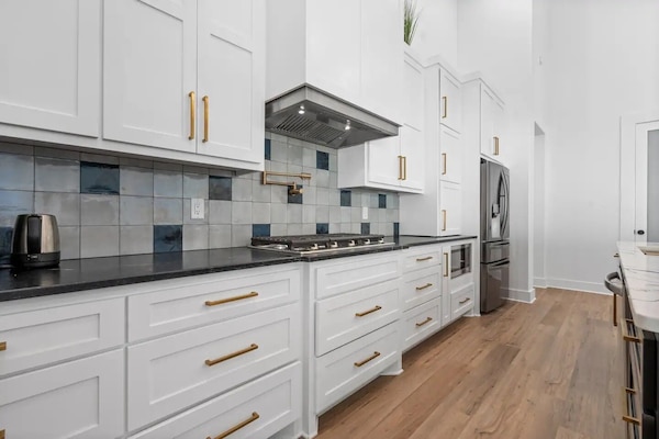 Casa, 3 habitaciones, se aceptan mascotas, vista a la montaña | Cocina privada | Refrigerador con congelador, microondas y parrilla de estufa