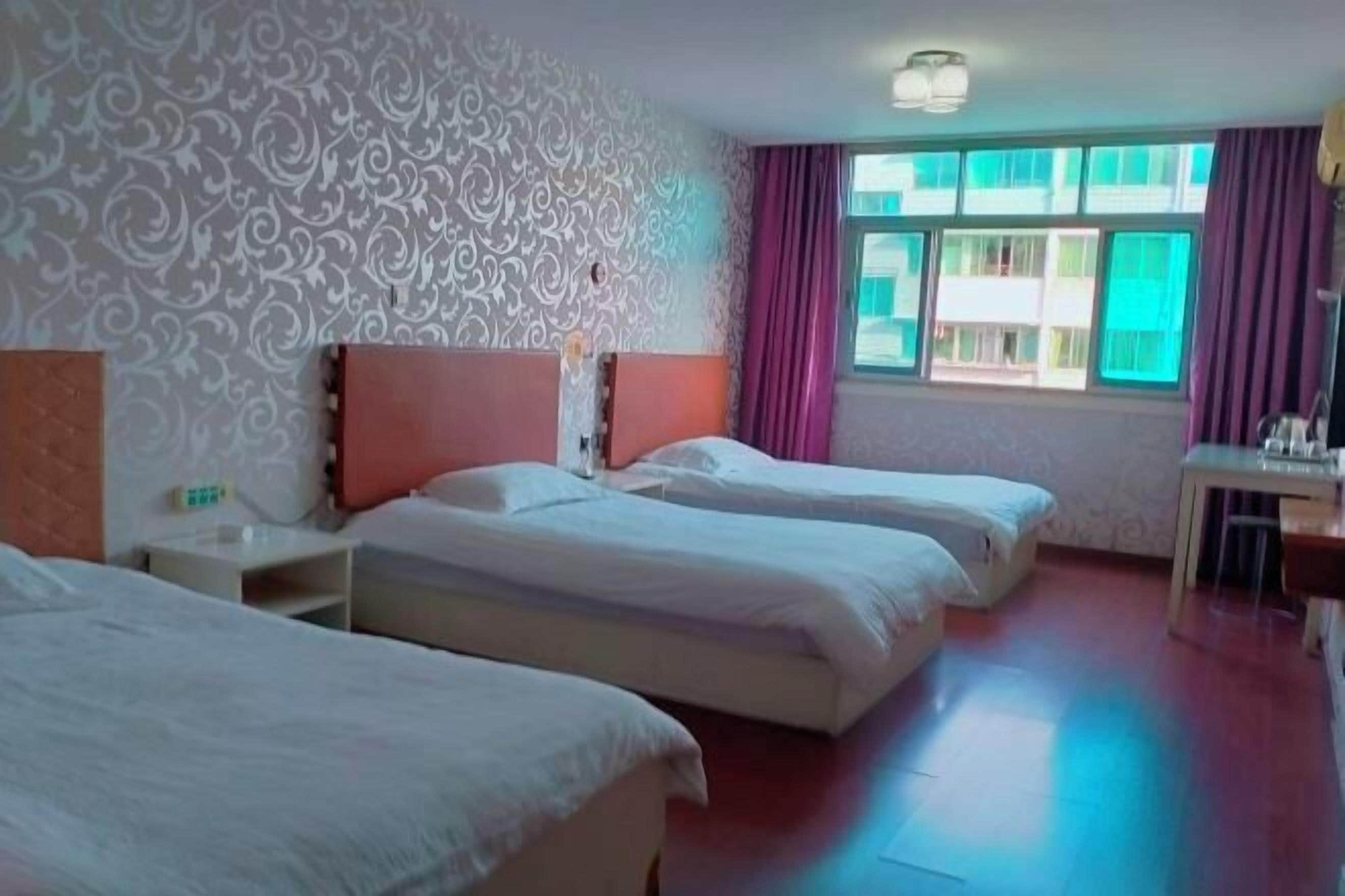 Room. Yuanjinjianglou Farmhouse