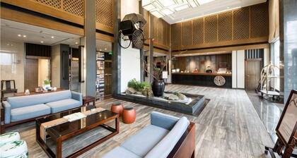 Four Seasons Qingteng Garden Hotel (Xikou Chiang's Hometown)