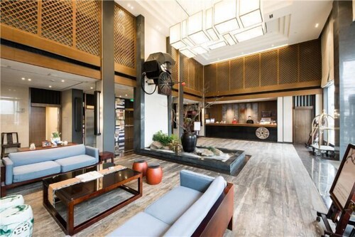 Four Seasons Qingteng Garden Hotel (Xikou Chiang's Hometown)