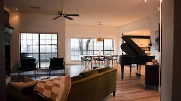 TV, fireplace, offices