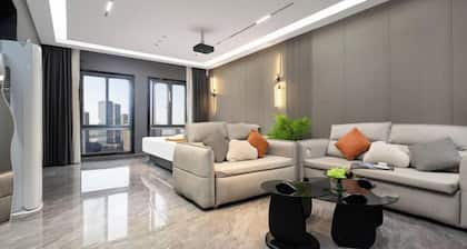 Jihe Light Luxury Art Hotel(Wuyi Square Station)