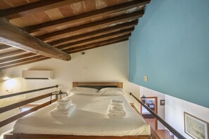 3 bedrooms, iron/ironing board, WiFi, bed sheets - L'Attico di Sant'Ambrogio - Sweet Dreams in Florence (Firenze)