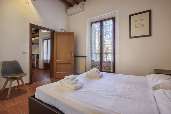 3 bedrooms, iron/ironing board, WiFi, bed sheets - L'Attico di Sant'Ambrogio - Sweet Dreams in Florence (Firenze)