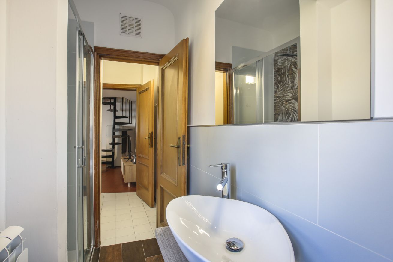 Doccia, asciugacapelli, bidet, asciugamani