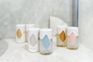 Dusche, Haartrockner, Bidet, Handtücher