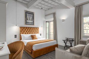 1 Schlafzimmer, Zimmersafe, Schreibtisch, Bügeleisen/Bügelbrett