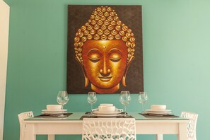 Dining - By the beach, Walk Mole Beach! AC, Wifi 250M, BBQ (Praia Mole)