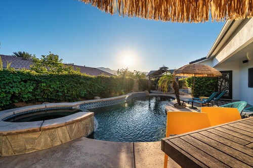 Equestrian Luxury: 5BR Oasis Minutes from Desert Horse Park & Thermal Club!