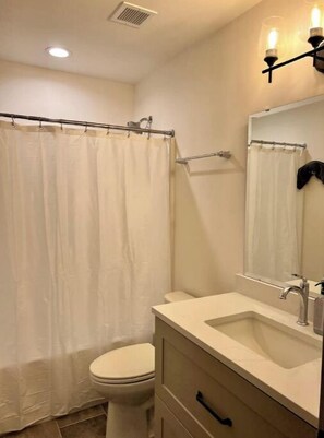 Towels, soap, toilet paper - Riverfront DWTN Loft W/D Gated Parking (St. Louis)
