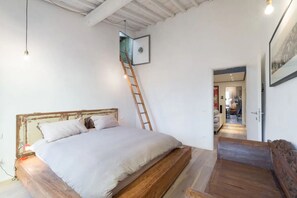 2 bedrooms, iron/ironing board, WiFi, bed sheets - Unique 100 sqm design flat in Oltrarno (Firenze)