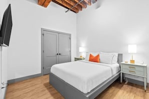 1 habitación, escritorio, tabla de planchar con plancha y wifi gratis 