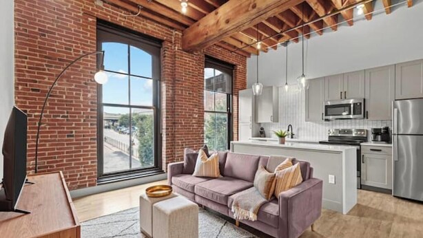 Unclassified image, 1 of 12, button - Downtown Loft on Riverfront Next to Arch & Convention Center (St. Louis)