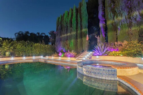  Privet Country Club House 4bed 3bath Office, WiFi, Fitness, Pool, Spa in L.A.